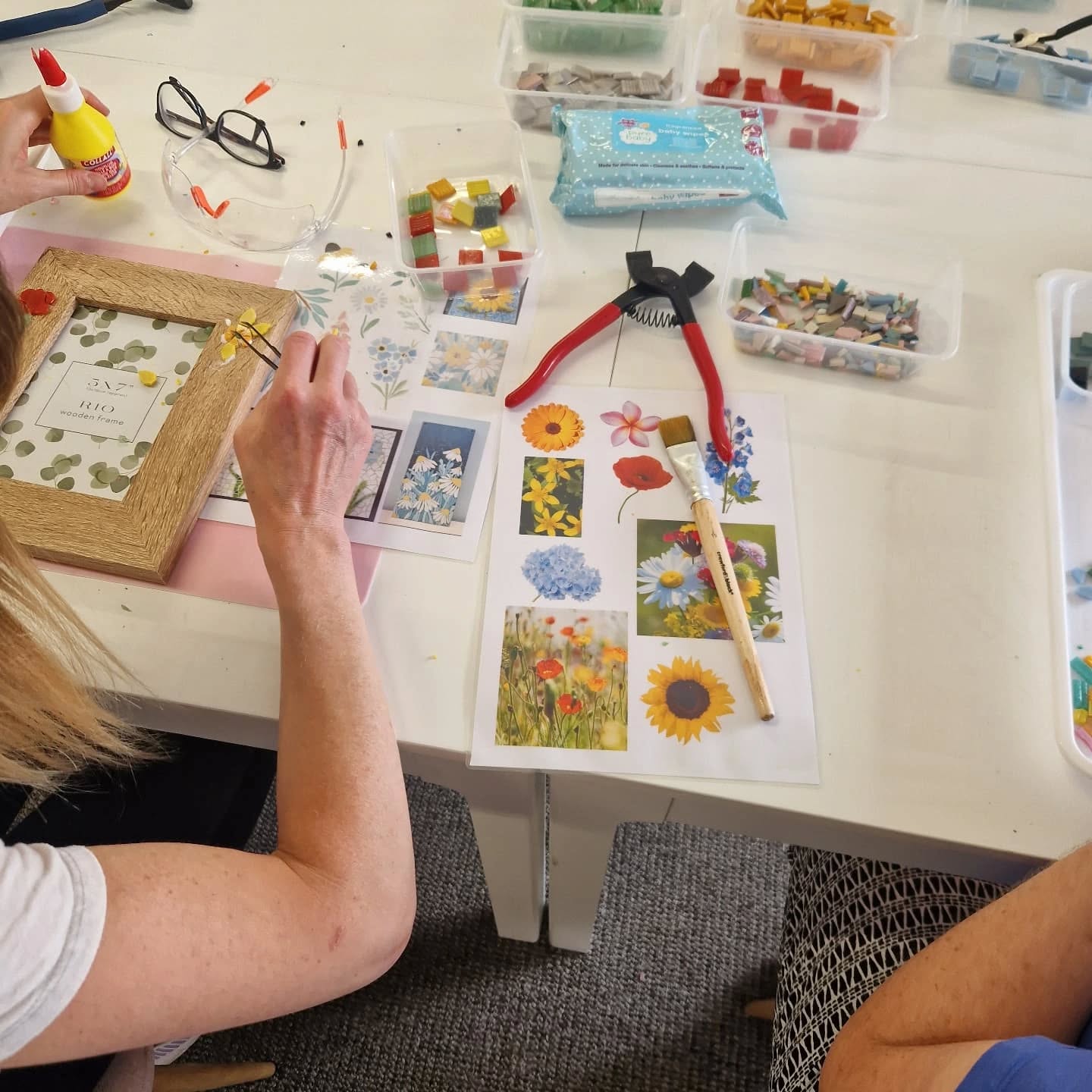 Floral Mosaic Frame Class